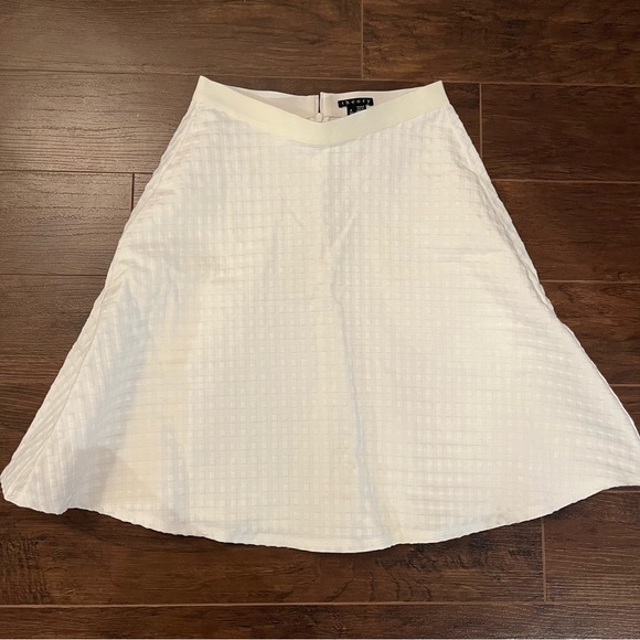 Theory White Waffle Skirt - Picture 1 of 3